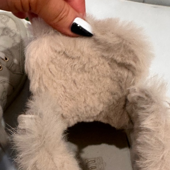 Gucci Women's Cream High-Top Sneakers with Rabbit Fur Trim, Size 38 - Picture 7 of 12